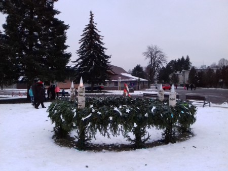 Zdobenie adventného venca